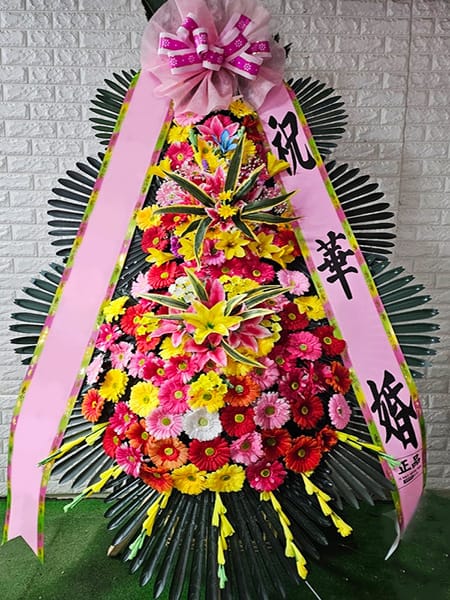 명품웨딩프로포즈 협력기관 임직원분들이 축복하며 보내온 화환